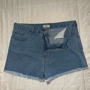 Forever 21 jean shorts size 31